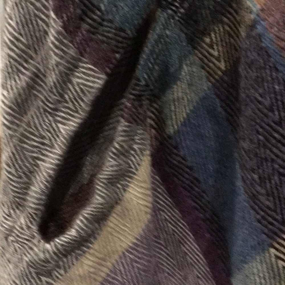 Plaid poncho/wrap - Picture 5 of 7